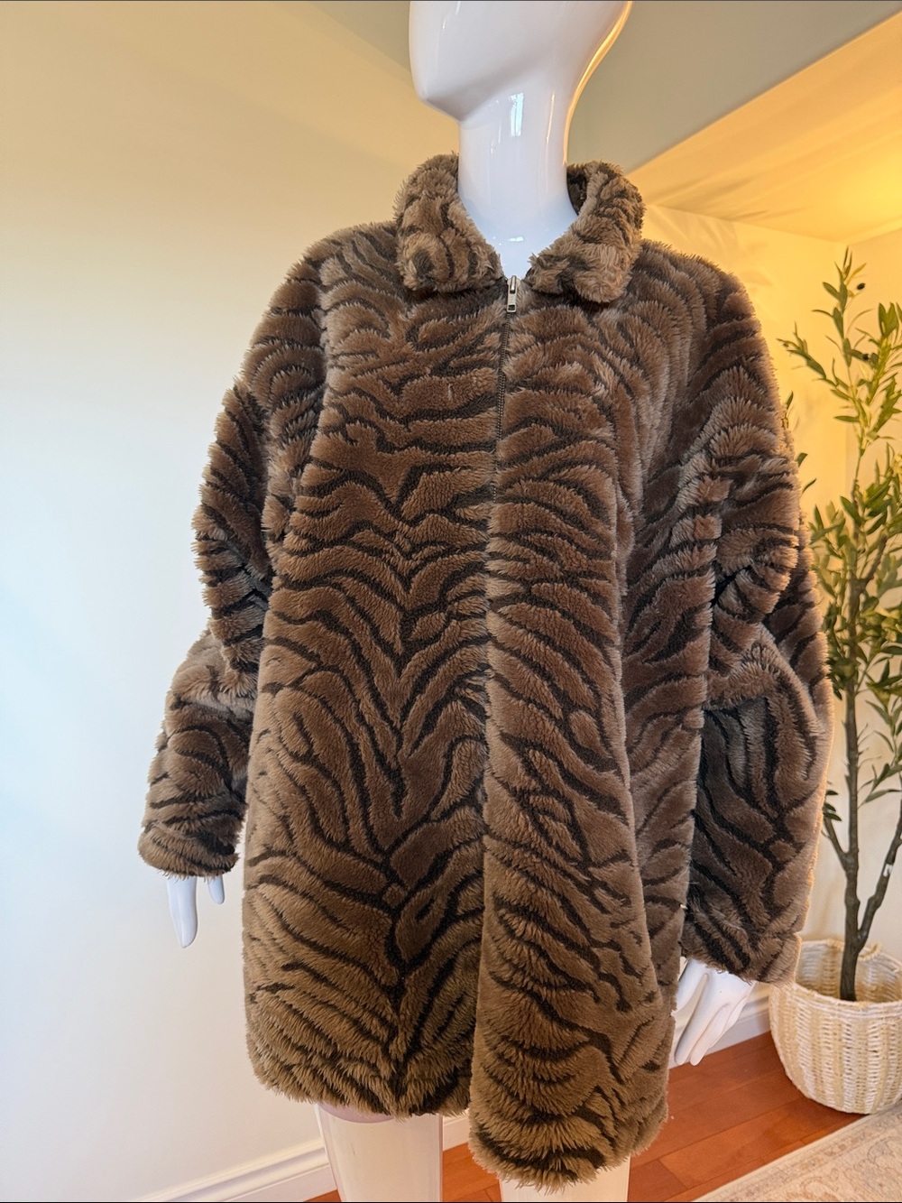 Seg'ments Tiger Print Plush Full Zip Jacket XL Made in Canada